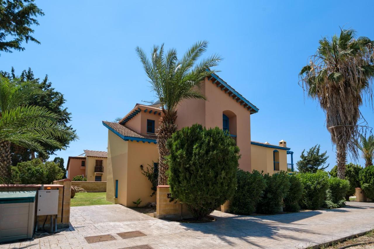 The Olympians Villas Polis 外观 照片