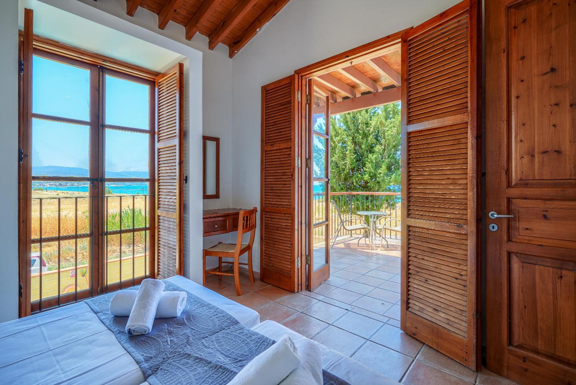 The Olympians Villas Polis 外观 照片