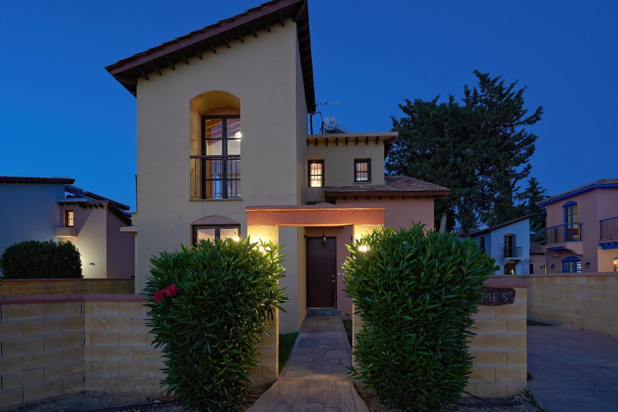 The Olympians Villas Polis 外观 照片